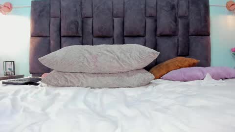 DULCE AURORA online show from March 2025 05:51:01 AM