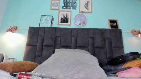 DULCE AURORA online show from March 2025 07:53:01 AM