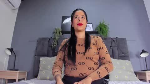 DULCE AURORA online show from December 2025 11:15:01 AM