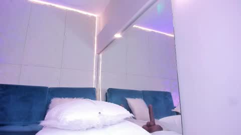 Dulce  online show from March 2026 07:32:02 PM