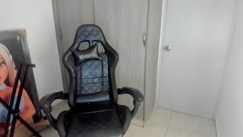 dulcekim_dj online show from February 2026 12:28:01 AM