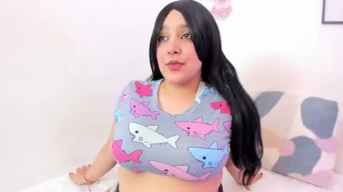 Dulce online show from October 2025 07:34:01 PM