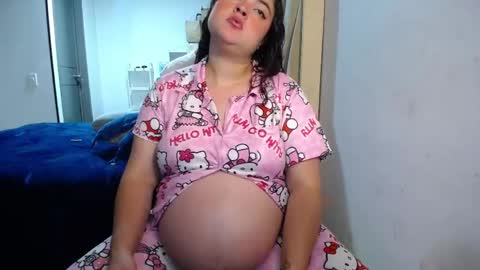 Snapshot of dumont_model chatting on May 2026 07:15:01 AM Nicole online show from May 2026 07:15:01 AM