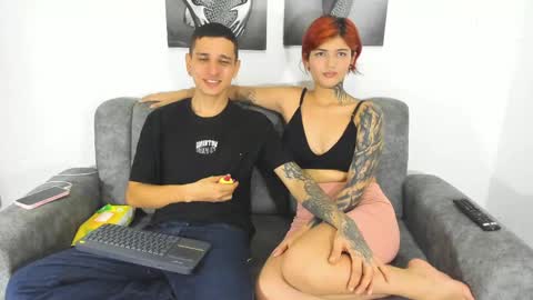 Snapshot of dust_couple chatting on May 2026 01:46:01 AM Nicolle y Julian online show from May 2026 01:46:01 AM