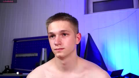 Dustyn online show from October 2025 03:35:02 PM