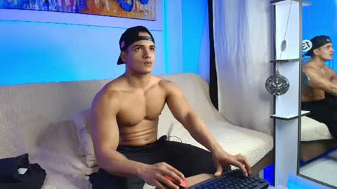 dwayne_esteven10 online show from July 2026 10:13:02 PM