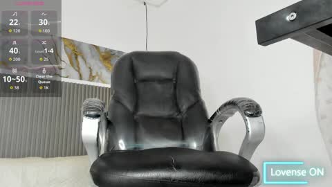 dyla_n18_ online show from April 2026 04:46:01 AM