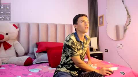 Snapshot of dylan_and_kim chatting on February 2026 12:23:01 PM dylan_and_kim online show from February 2026 12:23:01 PM