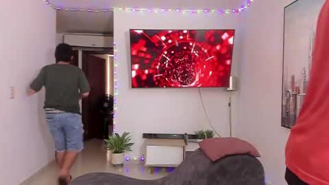 Snapshot of dylanbisex_hot chatting on December 2024 04:06:01 PM Mod Dylan Lilith Alan and Drake online show from December 2024 04:06:01 PM