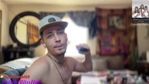 Dylan Daniel 7.8 online show from January 2025 08:42:01 PM