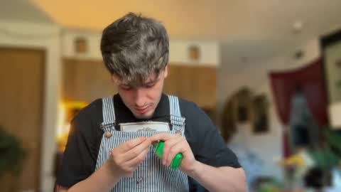 Dylan Daniel 7.8 online show from September 2025 06:19:02 PM