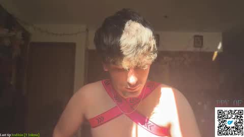 Dylan Daniel 7.8 online show from November 2025 05:13:01 PM