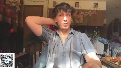 Dylan Daniel 7.8 online show from November 2025 05:44:01 PM