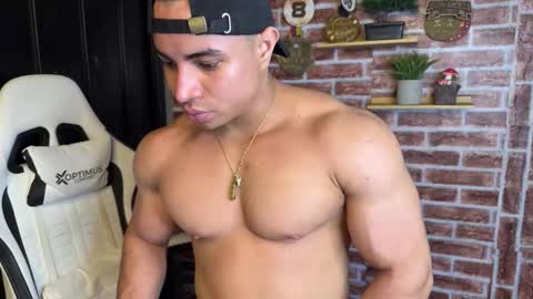 Snapshot of dylangusss chatting on March 2026 07:59:01 AM Dylangusss online show from March 2026 07:59:01 AM