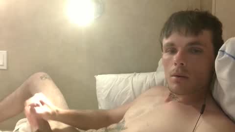 Snapshot of dylp400 chatting on February 2025 11:21:01 AM dylp400 online show from February 2025 11:21:01 AM