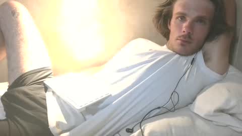 Snapshot of dylp400 chatting on September 2025 10:46:02 PM dylp400 online show from September 2025 10:46:02 PM