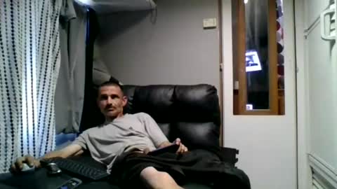 dzznutzz9 online show from August 2026 04:42:02 PM