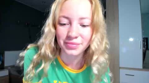 fansly - yourbestbaby online show from September 2025 04:23:02 AM