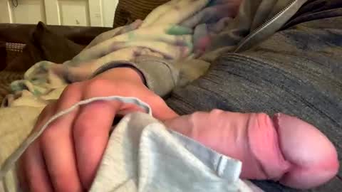 Snapshot of e_l_cum chatting on January 2025 12:06:02 AM e_l_cum online show from January 2025 12:06:02 AM