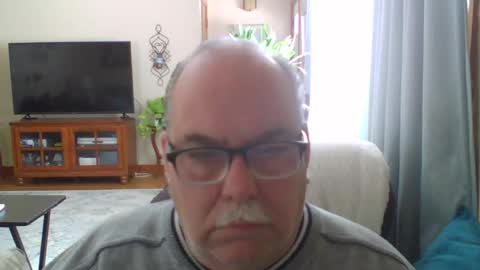 earl52 online show from February 2025 03:31:02 PM