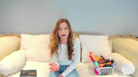 Snapshot of eatmygingersnapps chatting on December 2024 03:44:02 PM Allison online show from December 2024 03:44:02 PM
