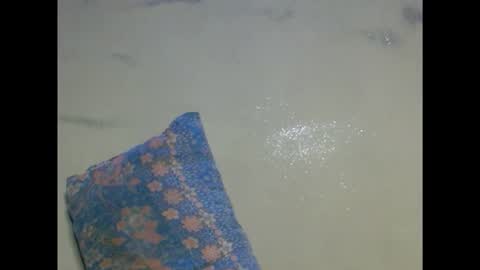 eatuupx online show from December 2025 06:15:01 PM