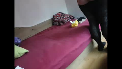 shy yoong cross online show from February 2025 01:00:02 PM