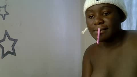 Queen online show from December 2025 08:54:01 AM