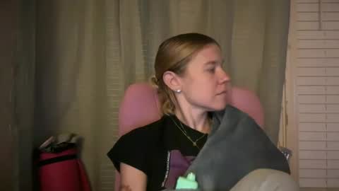 Snapshot of ebony8ivory chatting on July 2026 02:29:01 AM americnbarbie online show from July 2026 02:29:01 AM