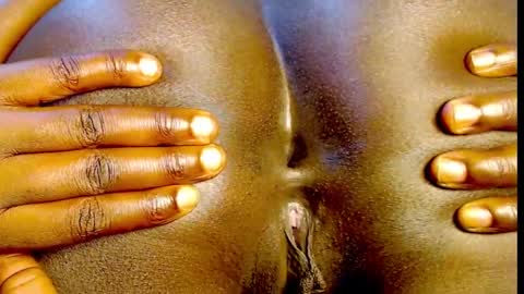 Snapshot of ebony_choco2 chatting on January 2025 05:44:02 PM ebony choco2 online show from January 2025 05:44:02 PM