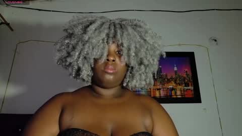 Snapshot of ebony_neighbormoans chatting on May 2026 03:26:01 AM LINA online show from May 2026 03:26:01 AM