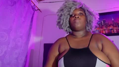 Snapshot of ebony_neighbormoans chatting on May 2026 02:52:01 AM LINA online show from May 2026 02:52:01 AM