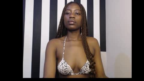 Snapshot of ebony_petitequeen chatting on October 2025 10:33:02 PM Ella online show from October 2025 10:33:02 PM