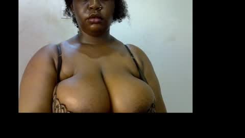 Snapshot of ebony_plumx12 chatting on April 2026 07:45:02 PM Prisy online show from April 2026 07:45:02 PM