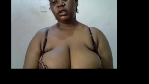 Snapshot of ebony_plumx12 chatting on April 2026 07:30:02 PM Prisy online show from April 2026 07:30:02 PM