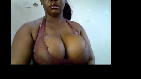 Snapshot of ebony_plumx12 chatting on May 2026 11:59:01 AM Prisy online show from May 2026 11:59:01 AM
