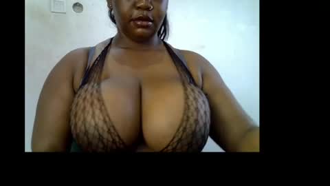 Snapshot of ebony_plumx12 chatting on May 2026 07:35:02 AM Prisy online show from May 2026 07:35:02 AM