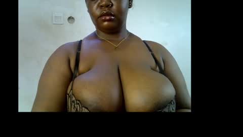 Snapshot of ebony_plumx12 chatting on May 2026 08:33:02 AM Prisy online show from May 2026 08:33:02 AM