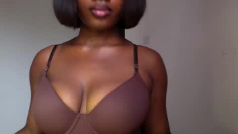 Snapshot of ebony_pussy98 chatting on April 2026 11:03:02 AM delilah online show from April 2026 11:03:02 AM