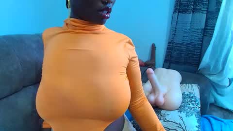 Ebony Melanie online show from February 2026 11:53:02 AM