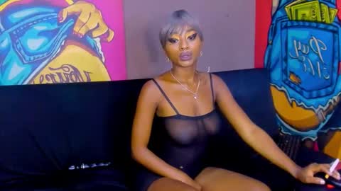 Snapshot of ebonydollx69 chatting on January 2025 10:33:02 AM Pearl online show from January 2025 10:33:02 AM