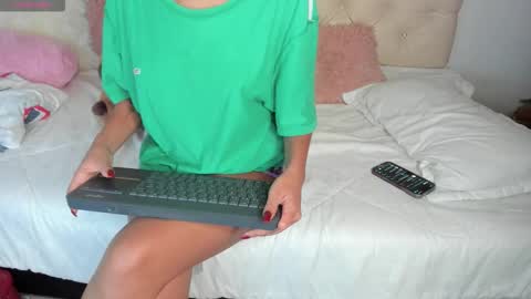 Queen Ebony online show from November 2025 08:00:01 PM