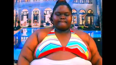 Snapshot of ebonyhotbuns4u2luv chatting on April 2026 05:10:01 AM ebonyhotbuns4u2luv online show from April 2026 05:10:01 AM