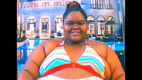 Snapshot of ebonyhotbuns4u2luv chatting on April 2026 05:16:02 AM ebonyhotbuns4u2luv online show from April 2026 05:16:02 AM