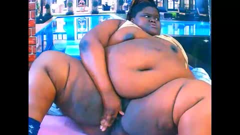 Snapshot of ebonyhotbuns4u2luv chatting on April 2026 06:50:01 AM ebonyhotbuns4u2luv online show from April 2026 06:50:01 AM
