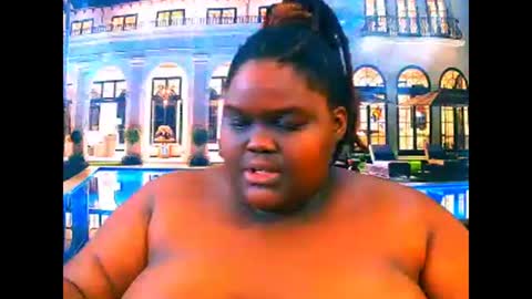 Snapshot of ebonyhotbuns4u2luv chatting on May 2026 09:14:01 AM ebonyhotbuns4u2luv online show from May 2026 09:14:01 AM