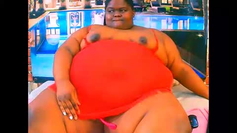 Snapshot of ebonyhotbuns4u2luv chatting on May 2026 07:04:02 AM ebonyhotbuns4u2luv online show from May 2026 07:04:02 AM