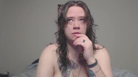 Snapshot of echosol17 chatting on February 2025 02:05:02 AM Weird Echo online show from February 2025 02:05:02 AM