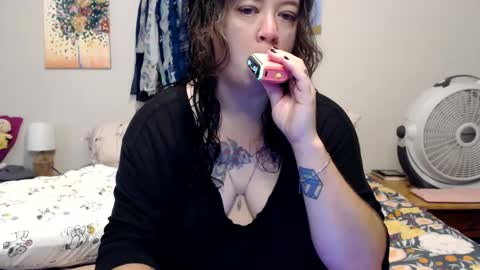 Snapshot of echosol17 chatting on September 2025 11:24:01 AM Weird Echo online show from September 2025 11:24:01 AM