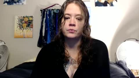 Snapshot of echosol17 chatting on October 2025 04:22:01 AM Weird Echo online show from October 2025 04:22:01 AM